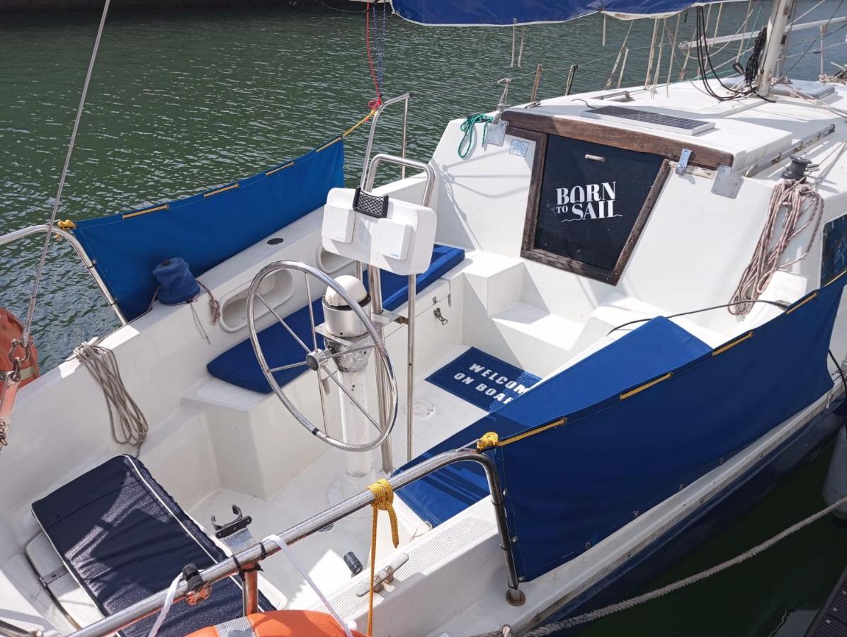 Lisbon Cosy Boat Hotel Luaran gambar